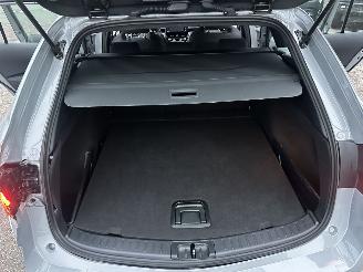 Toyota Corolla Touring sports 1.8 Hybrid 148pk automaat Business - nap - vaste prijs - camera - line + front assist - afn trekh - clima + cruise contr - keyless start picture 53