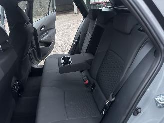 Toyota Corolla Touring sports 1.8 Hybrid 148pk automaat Business - nap - vaste prijs - camera - line + front assist - afn trekh - clima + cruise contr - keyless start picture 57