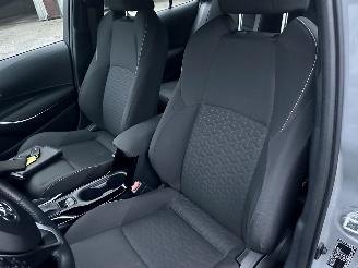 Toyota Corolla Touring sports 1.8 Hybrid 148pk automaat Business - nap - vaste prijs - camera - line + front assist - afn trekh - clima + cruise contr - keyless start picture 47