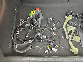 Peugeot 208 1.2 PureTech 75pk Active Pack 5drs - nap - navi - led - airco - cruise - pdc - line assist - lmv - Apple CarPlay + Android picture 48