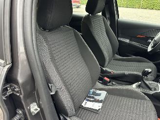 Peugeot 208 1.2 PureTech 75pk Active Pack 5drs - nap - navi - led - airco - cruise - pdc - line assist - lmv - Apple CarPlay + Android picture 35