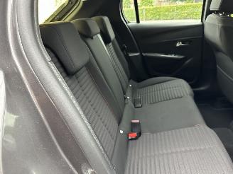 Peugeot 208 1.2 PureTech 75pk Active Pack 5drs - nap - navi - led - airco - cruise - pdc - line assist - lmv - Apple CarPlay + Android picture 28