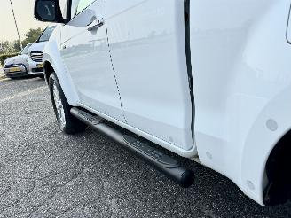 Isuzu D-Max 1.9D 4WD aut 163pk Extended Cab X-Country pick Up - nap - navi - camera - pdc - led - lmv - nieuw model - rijdbaar - 4x4 aandrijving picture 67