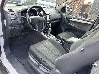 Isuzu D-Max 1.9D 4WD aut 163pk Extended Cab X-Country pick Up - nap - navi - camera - pdc - led - lmv - nieuw model - rijdbaar - 4x4 aandrijving picture 14