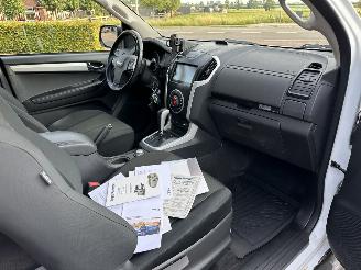 Isuzu D-Max 1.9D 4WD aut 163pk Extended Cab X-Country pick Up - nap - navi - camera - pdc - led - lmv - nieuw model - rijdbaar - 4x4 aandrijving picture 11