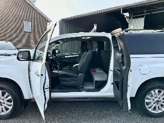 Isuzu D-Max 1.9D 4WD aut 163pk Extended Cab X-Country pick Up - nap - navi - camera - pdc - led - lmv - nieuw model - rijdbaar - 4x4 aandrijving picture 9