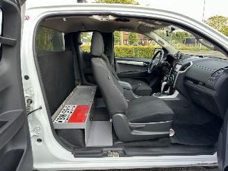 Isuzu D-Max 1.9D 4WD aut 163pk Extended Cab X-Country pick Up - nap - navi - camera - pdc - led - lmv - nieuw model - rijdbaar - 4x4 aandrijving picture 37