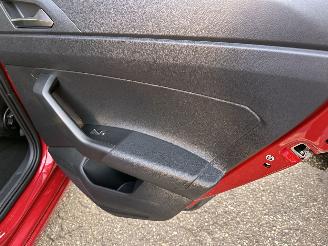 Volkswagen Taigo 1.0 TSI 116pk aut + F1 R-line - pano - virtual - front + line + side assist - navi - camera - sfeerverl - 3x r-line picture 48