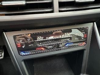 Volkswagen Taigo 1.0 TSI 116pk aut + F1 R-line - pano - virtual - front + line + side assist - navi - camera - sfeerverl - 3x r-line picture 23