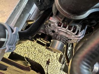 Volkswagen Taigo 1.0 TSI 116pk aut + F1 R-line - pano - virtual - front + line + side assist - navi - camera - sfeerverl - 3x r-line picture 101