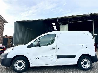 skadebil bedrijf Citroën Berlingo 1.6 BlueHDI 99pk aut + f1 100 Club Eco S&S - airco - cruise - standkachel - pdc - trekh - klapdeuren - schuifdeur 2018/8