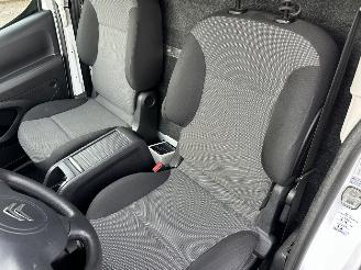 Citroën Berlingo 1.6 BlueHDI 99pk aut + f1 100 Club Eco S&S - airco - cruise - standkachel - pdc - trekh - klapdeuren - schuifdeur picture 21