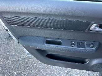 Suzuki Swift 1.3i 92pk GLS 5drs - nap - airco - camera - touchscreen multimedia - bleutooth - alcantara hemel + stuur picture 37