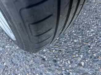 Suzuki Swift 1.3i 92pk GLS 5drs - nap - airco - camera - touchscreen multimedia - bleutooth - alcantara hemel + stuur picture 53