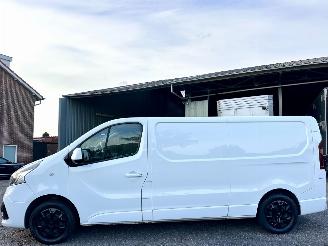 skadebil bedrijf Renault Trafic 1.6 dCi 90pk 6-bak T29 L2/H1 Comfort - nap - 3.pers - navi - airco - cruise - aux - usb - privacy glass - facelift 2016/1