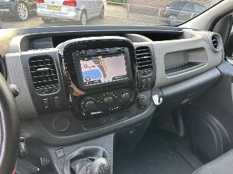 Renault Trafic 1.6 dCi 90pk 6-bak T29 L2/H1 Comfort - nap - 3.pers - navi - airco - cruise - aux - usb - privacy glass - facelift picture 34