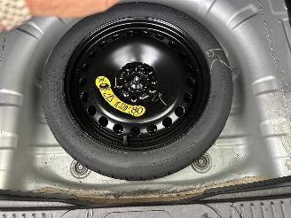 Ford Focus Wagon 1.0 EcoB Hybrid 135pk 6-bak Con - 97dkm nap - navi - airco - cruise - pdc - line + front assist - lmv picture 71