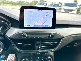 Ford Focus Wagon 1.0 EcoB Hybrid 135pk 6-bak Con - 97dkm nap - navi - airco - cruise - pdc - line + front assist - lmv picture 35