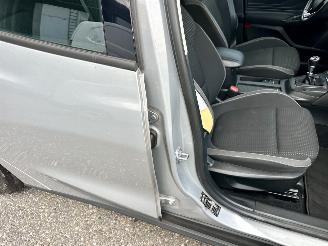 Ford Focus Wagon 1.0 EcoB Hybrid 135pk 6-bak Con - 97dkm nap - navi - airco - cruise - pdc - line + front assist - lmv picture 53