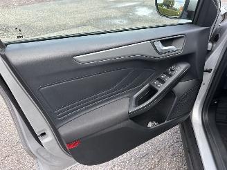 Ford Focus Wagon 1.0 EcoB Hybrid 135pk 6-bak Con - 97dkm nap - navi - airco - cruise - pdc - line + front assist - lmv picture 49