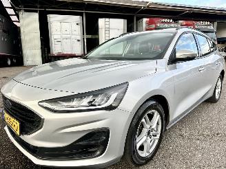 Ford Focus Wagon 1.0 EcoB Hybrid 135pk 6-bak Con - 97dkm nap - navi - airco - cruise - pdc - line + front assist - lmv picture 2