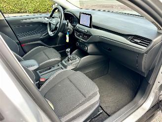 Ford Focus Wagon 1.0 EcoB Hybrid 135pk 6-bak Con - 97dkm nap - navi - airco - cruise - pdc - line + front assist - lmv picture 23