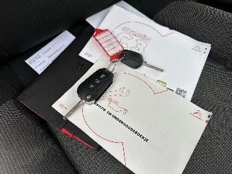 Citroën C3 1.2 PureTech 83pk C-Series - navi - line assist - clima - cruise - apple carpl - 66dkm nap - licht + regensensor picture 17