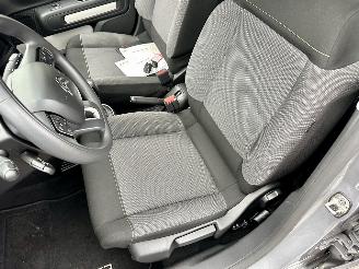 Citroën C3 1.2 PureTech 83pk C-Series - navi - line assist - clima - cruise - apple carpl - 66dkm nap - licht + regensensor picture 18