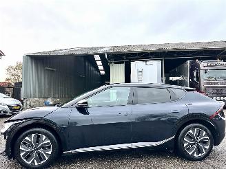 Damaged car Kia EV6 Plus 58kWh 170pk aut + f1 - nap - cam - keyless - front + line assist - stoelkoeling - stuurverw - stoelverw v+a 2022/12