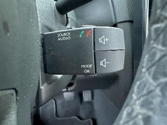 Renault Clio Estate 0.9 TCe Turbo 90pk Limited - nap - navi - pdc - lmv - led - touchscreen - aux - usb - 4x nw banden picture 34