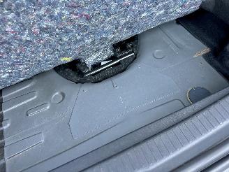 Renault Clio Estate 0.9 TCe Turbo 90pk Limited - nap - navi - pdc - lmv - led - touchscreen - aux - usb - 4x nw banden picture 63