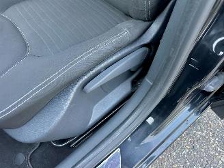 Renault Clio Estate 0.9 TCe Turbo 90pk Limited - nap - navi - pdc - lmv - led - touchscreen - aux - usb - 4x nw banden picture 47