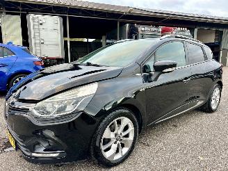 Renault Clio Estate 0.9 TCe Turbo 90pk Limited - nap - navi - pdc - lmv - led - touchscreen - aux - usb - 4x nw banden picture 2