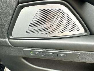 BMW 5-serie Gereserveerd 550i 4.4 V8 TwinTurbo 408pk 8-traps aut M-Sport - nap - b&o - schuifdak - massage - softclose - tv schermen - 360cam picture 37