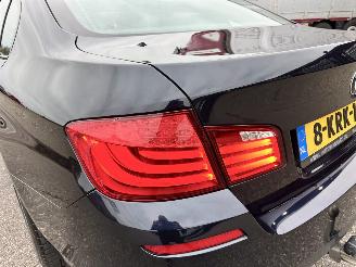 BMW 5-serie Gereserveerd 550i 4.4 V8 TwinTurbo 408pk 8-traps aut M-Sport - nap - b&o - schuifdak - massage - softclose - tv schermen - 360cam picture 108