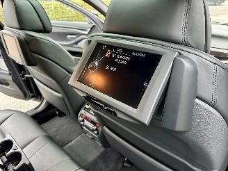 BMW 5-serie Gereserveerd 550i 4.4 V8 TwinTurbo 408pk 8-traps aut M-Sport - nap - b&o - schuifdak - massage - softclose - tv schermen - 360cam picture 43
