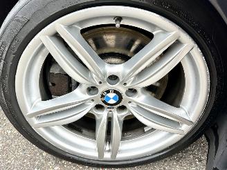 BMW 5-serie Gereserveerd 550i 4.4 V8 TwinTurbo 408pk 8-traps aut M-Sport - nap - b&o - schuifdak - massage - softclose - tv schermen - 360cam picture 124