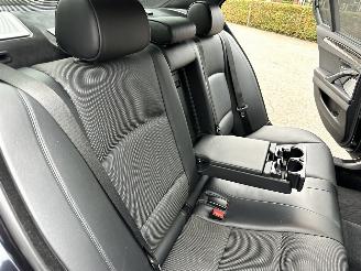 BMW 5-serie Gereserveerd 550i 4.4 V8 TwinTurbo 408pk 8-traps aut M-Sport - nap - b&o - schuifdak - massage - softclose - tv schermen - 360cam picture 82