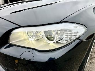 BMW 5-serie Gereserveerd 550i 4.4 V8 TwinTurbo 408pk 8-traps aut M-Sport - nap - b&o - schuifdak - massage - softclose - tv schermen - 360cam picture 114