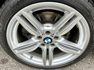 BMW 5-serie Gereserveerd 550i 4.4 V8 TwinTurbo 408pk 8-traps aut M-Sport - nap - b&o - schuifdak - massage - softclose - tv schermen - 360cam picture 122
