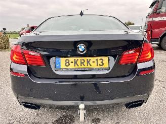 BMW 5-serie Gereserveerd 550i 4.4 V8 TwinTurbo 408pk 8-traps aut M-Sport - nap - b&o - schuifdak - massage - softclose - tv schermen - 360cam picture 6