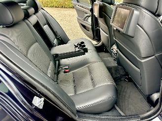 BMW 5-serie Gereserveerd 550i 4.4 V8 TwinTurbo 408pk 8-traps aut M-Sport - nap - b&o - schuifdak - massage - softclose - tv schermen - 360cam picture 81
