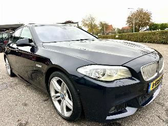 BMW 5-serie Gereserveerd 550i 4.4 V8 TwinTurbo 408pk 8-traps aut M-Sport - nap - b&o - schuifdak - massage - softclose - tv schermen - 360cam picture 4