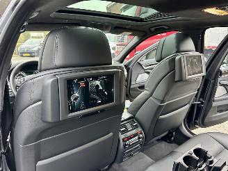 BMW 5-serie Gereserveerd 550i 4.4 V8 TwinTurbo 408pk 8-traps aut M-Sport - nap - b&o - schuifdak - massage - softclose - tv schermen - 360cam picture 66