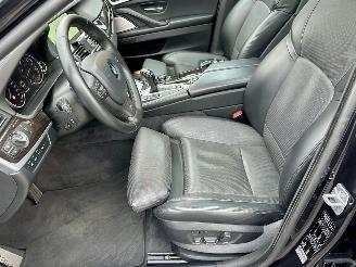 BMW 5-serie Gereserveerd 550i 4.4 V8 TwinTurbo 408pk 8-traps aut M-Sport - nap - b&o - schuifdak - massage - softclose - tv schermen - 360cam picture 79
