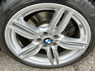BMW 5-serie Gereserveerd 550i 4.4 V8 TwinTurbo 408pk 8-traps aut M-Sport - nap - b&o - schuifdak - massage - softclose - tv schermen - 360cam picture 120
