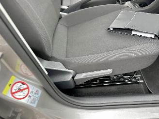 Volkswagen Up! 1.0i 65pk 5drs - nap - airco - line assist - bleutooth - aux - elektr ramen - led - facelift - rijdbaar picture 40