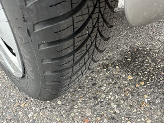 Volkswagen Up! 1.0i 65pk 5drs - nap - airco - line assist - bleutooth - aux - elektr ramen - led - facelift - rijdbaar picture 50