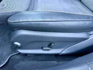 Mercedes E-klasse Gereserveerd 220D 194pk 9-traps aut + f1 Excl Line - widescreen - front + line + side assist - cam - navi - sfeerverl picture 60