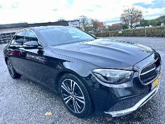 Mercedes E-klasse Gereserveerd 220D 194pk 9-traps aut + f1 Excl Line - widescreen - front + line + side assist - cam - navi - sfeerverl picture 3
